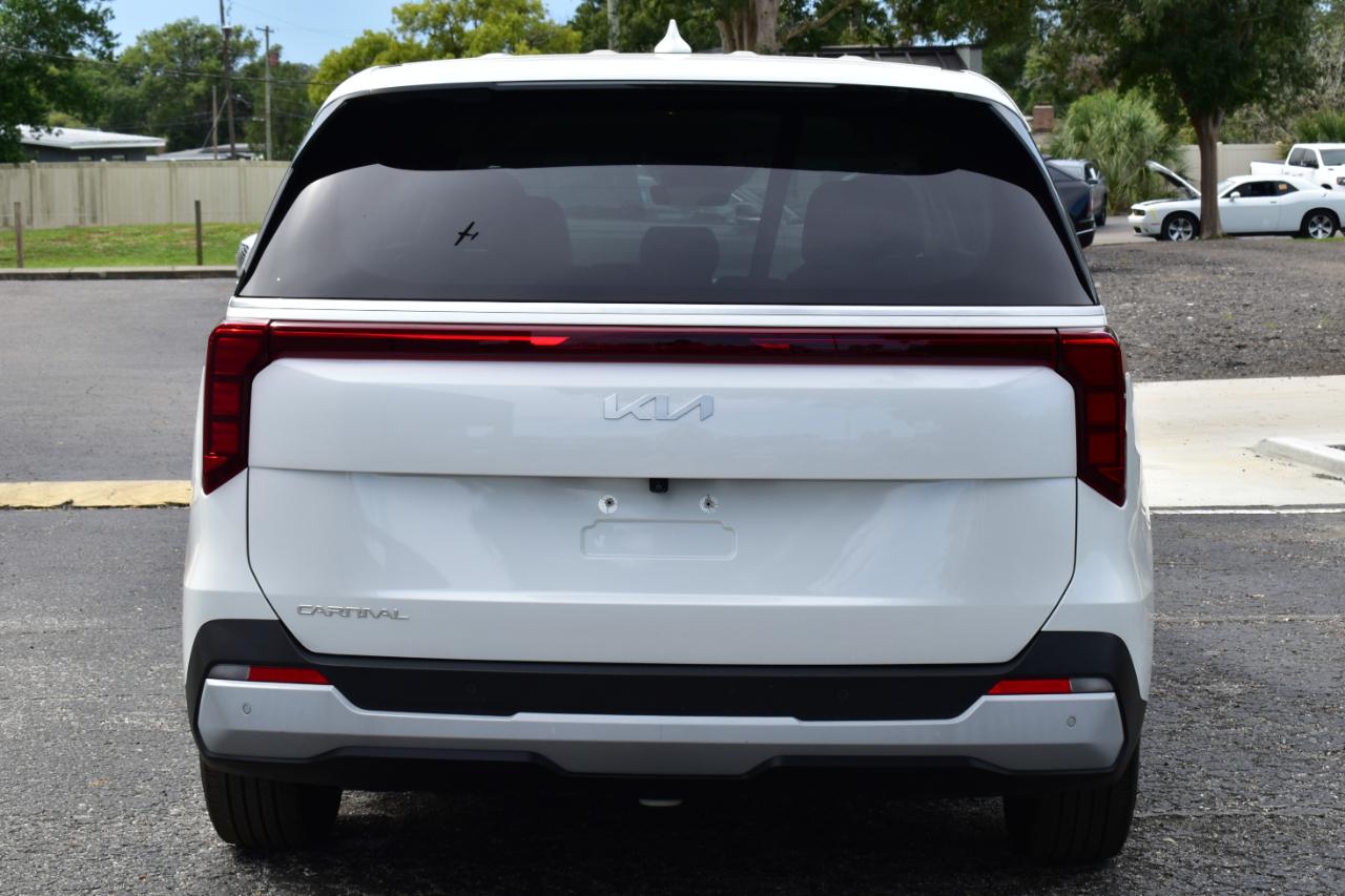 Kia Carnival LXS FWD 2025