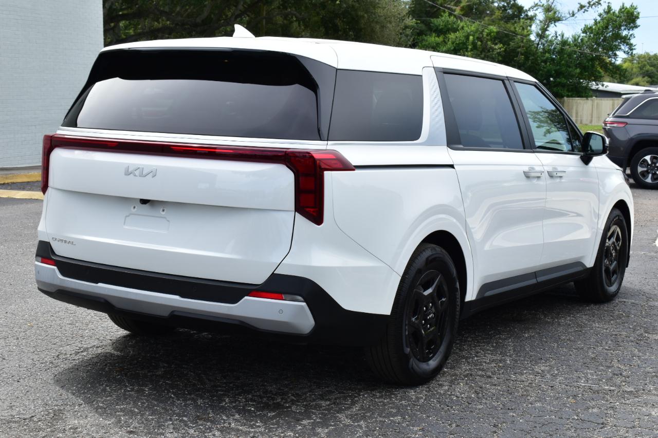 Kia Carnival LXS FWD 2025