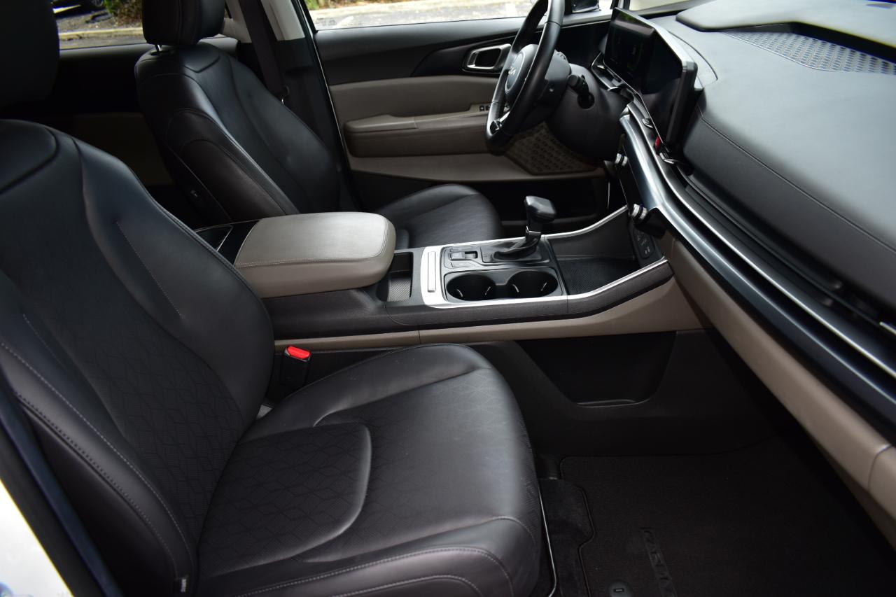 Kia Carnival LXS FWD 2025