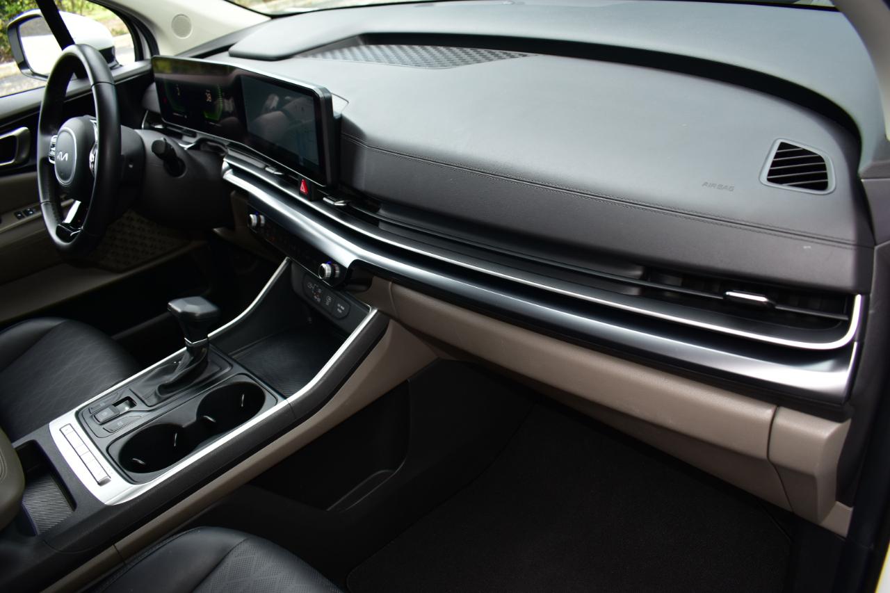 Kia Carnival LXS FWD 2025