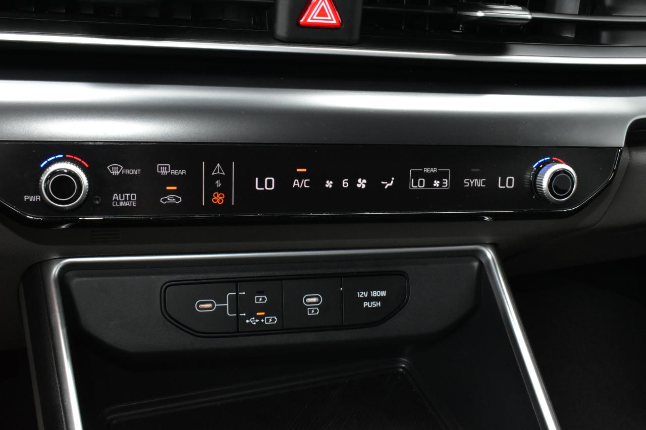 Kia Carnival LXS FWD 2025
