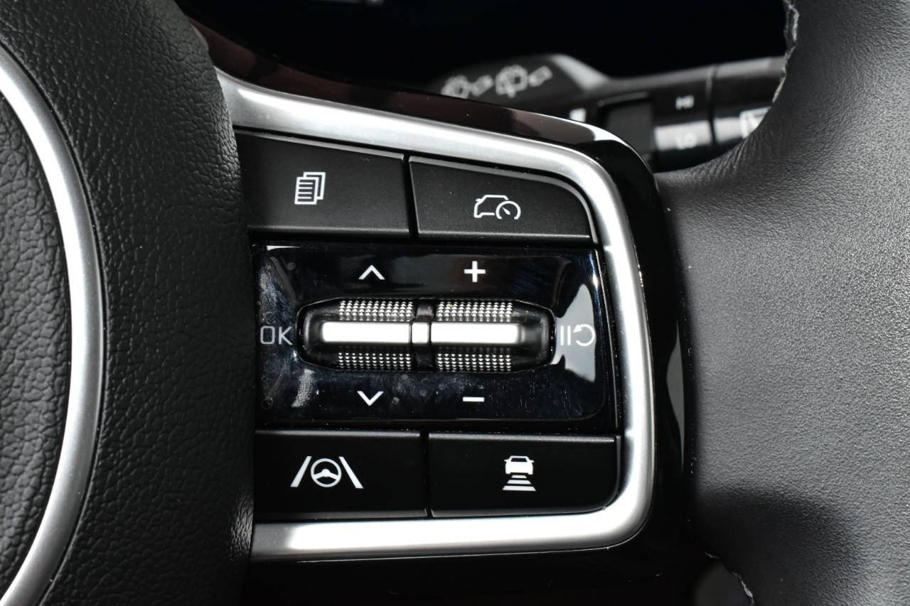 Kia Carnival LXS FWD 2025