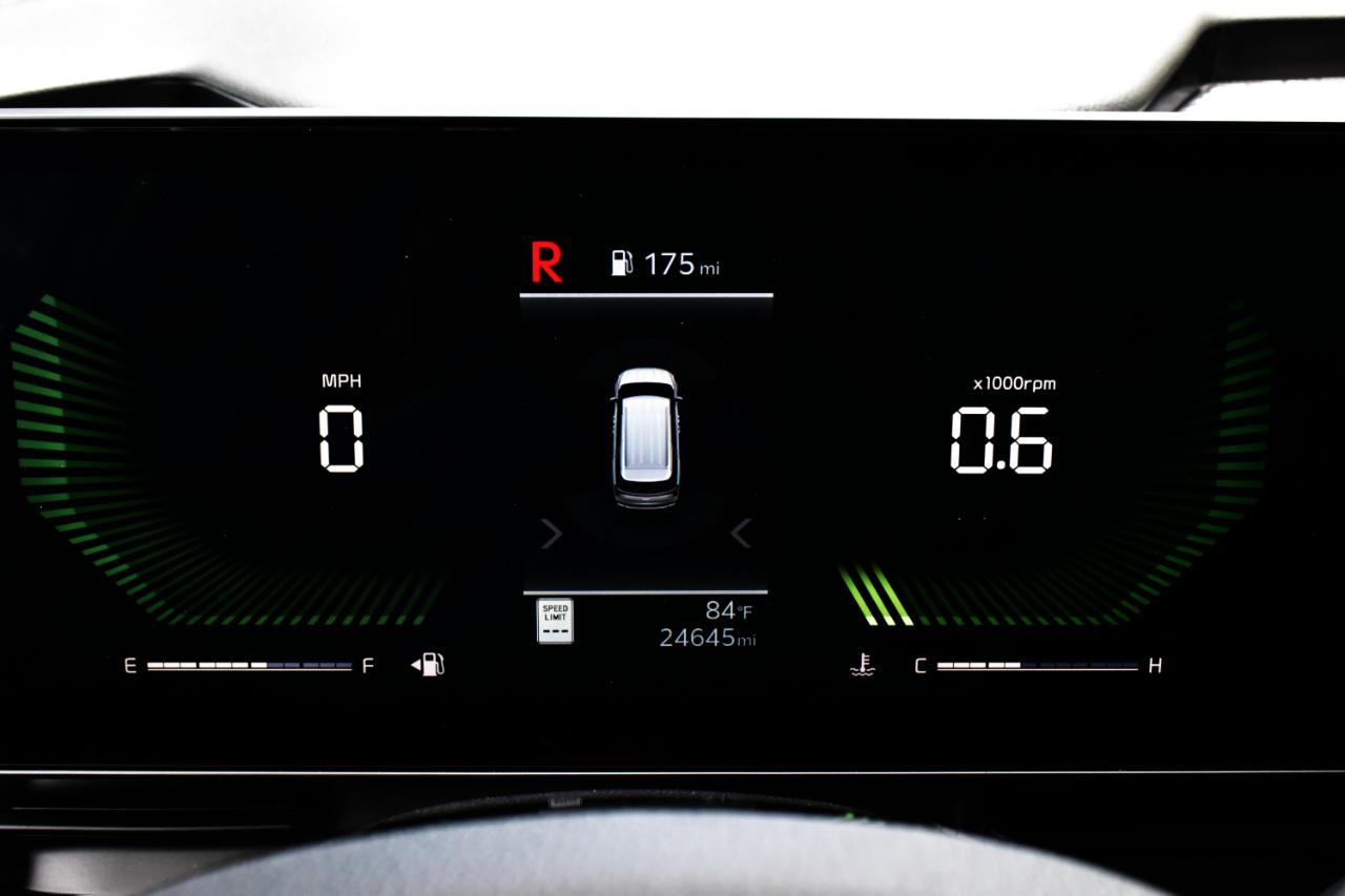 Kia Carnival LXS FWD 2025