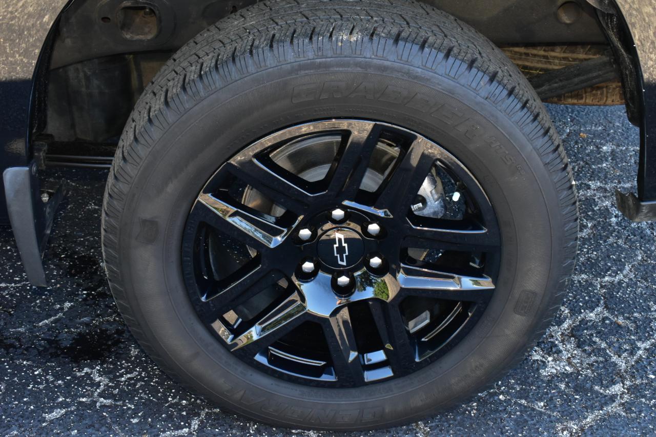 Chevrolet Silverado 1500 2WD Crew Cab 147" Custom 2025