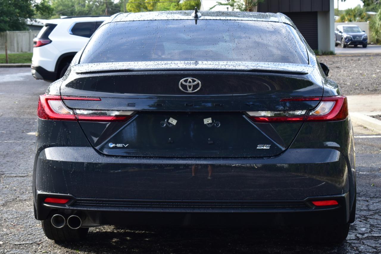 Toyota Camry SE (Natl) 2026