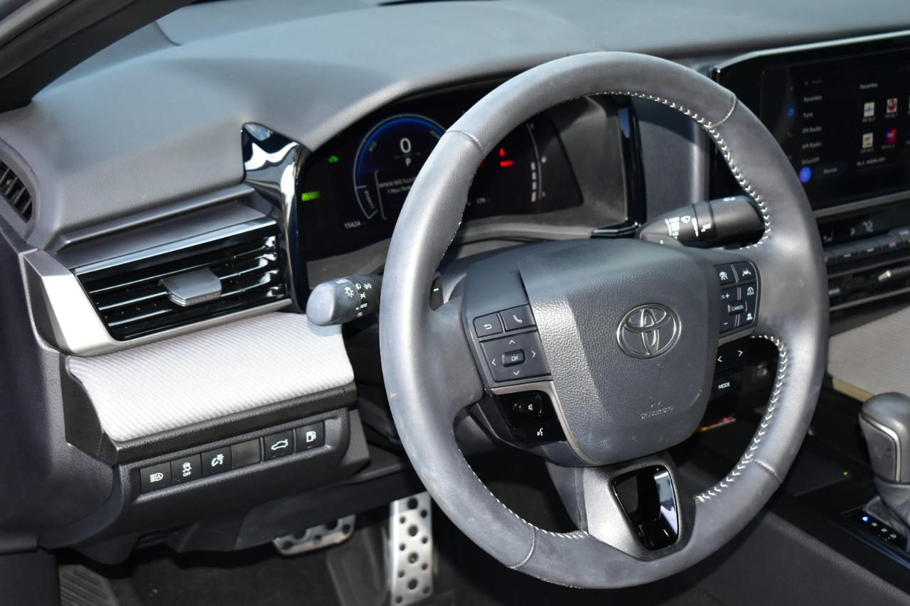 Toyota Camry SE (Natl) 2026