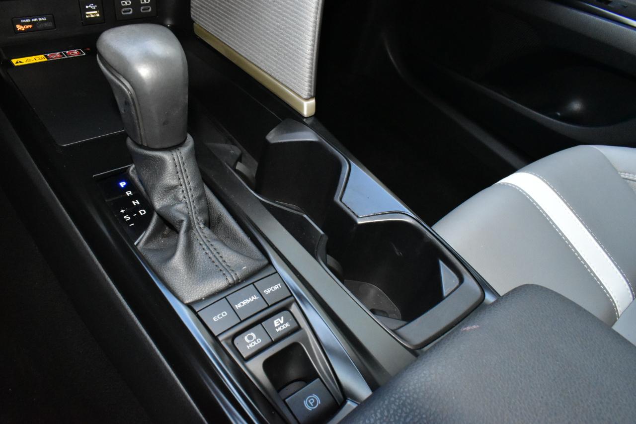 Toyota Camry SE (Natl) 2026