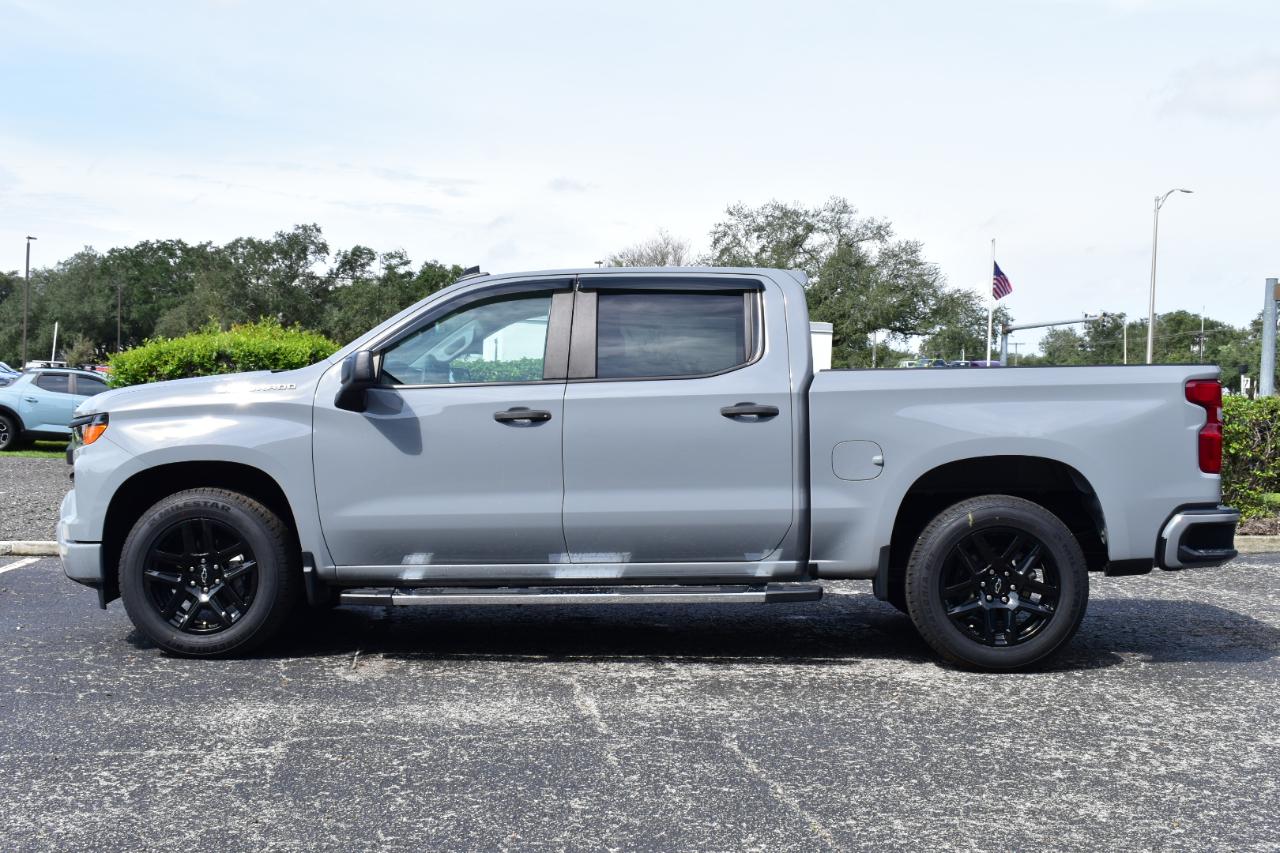 Chevrolet Silverado 1500 2WD Crew Cab 147" Custom 2024