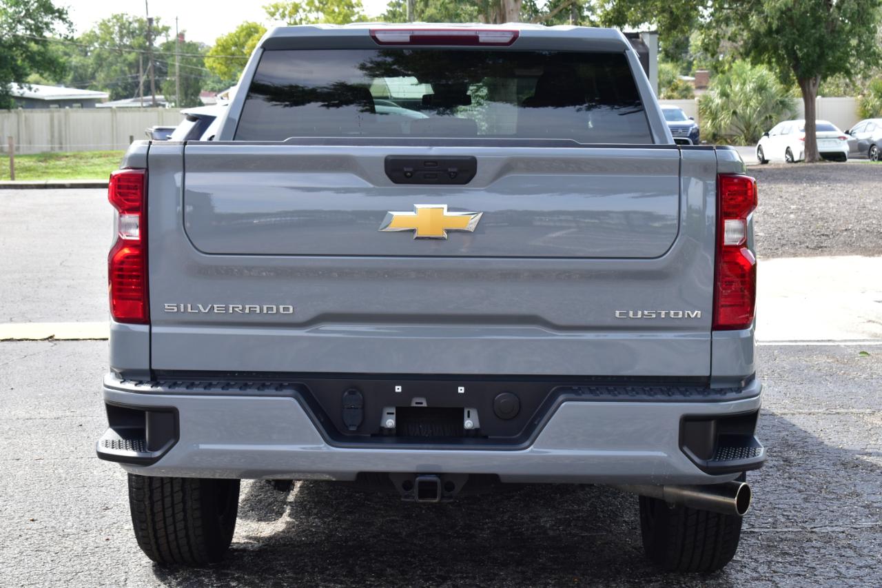 Chevrolet Silverado 1500 2WD Crew Cab 147" Custom 2024