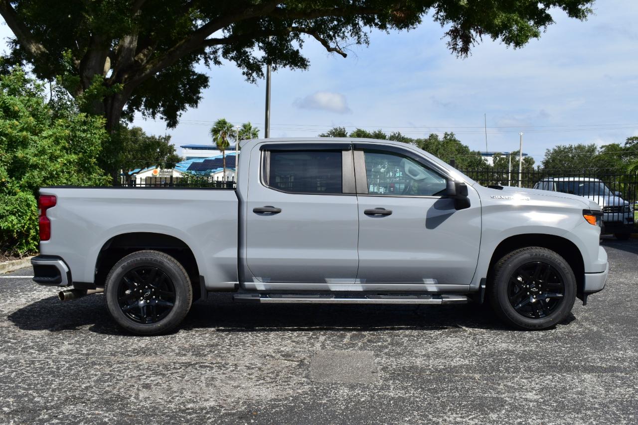 Chevrolet Silverado 1500 2WD Crew Cab 147" Custom 2024