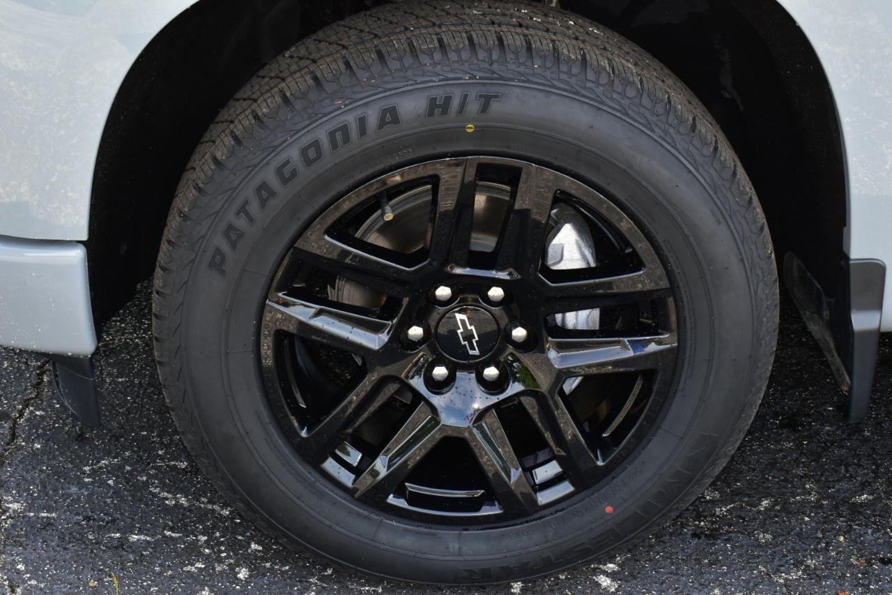 Chevrolet Silverado 1500 2WD Crew Cab 147" Custom 2024