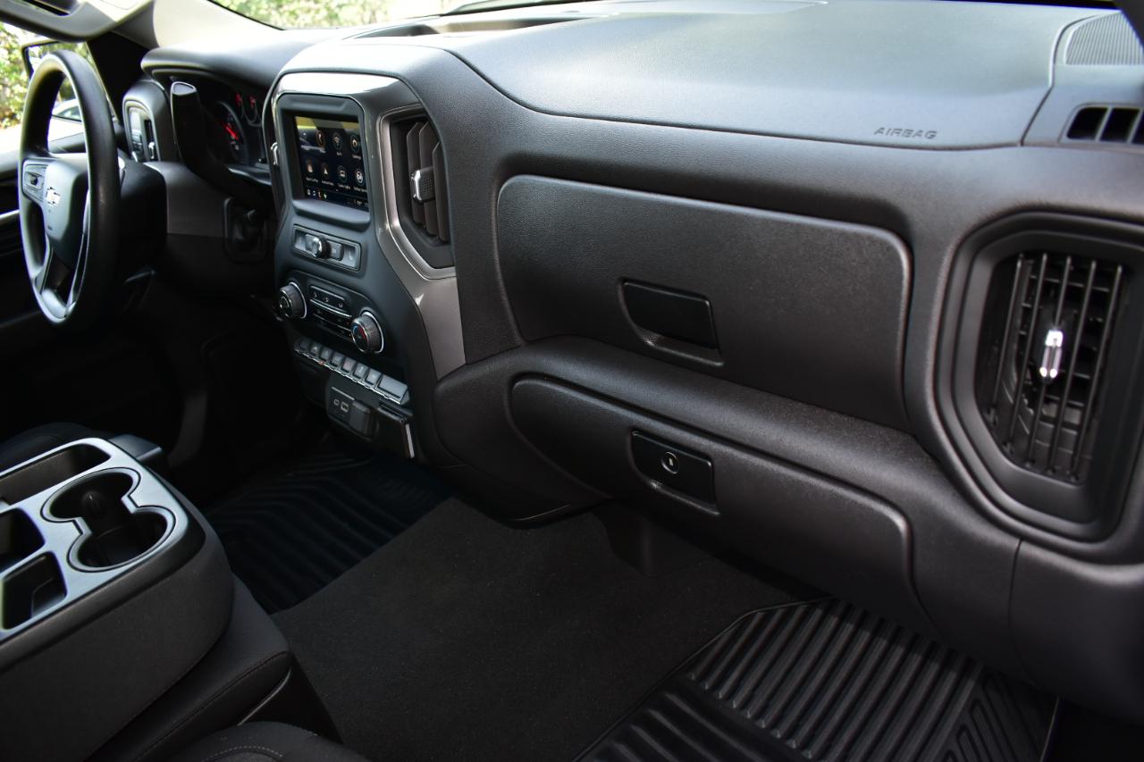 Chevrolet Silverado 1500 2WD Crew Cab 147" Custom 2024