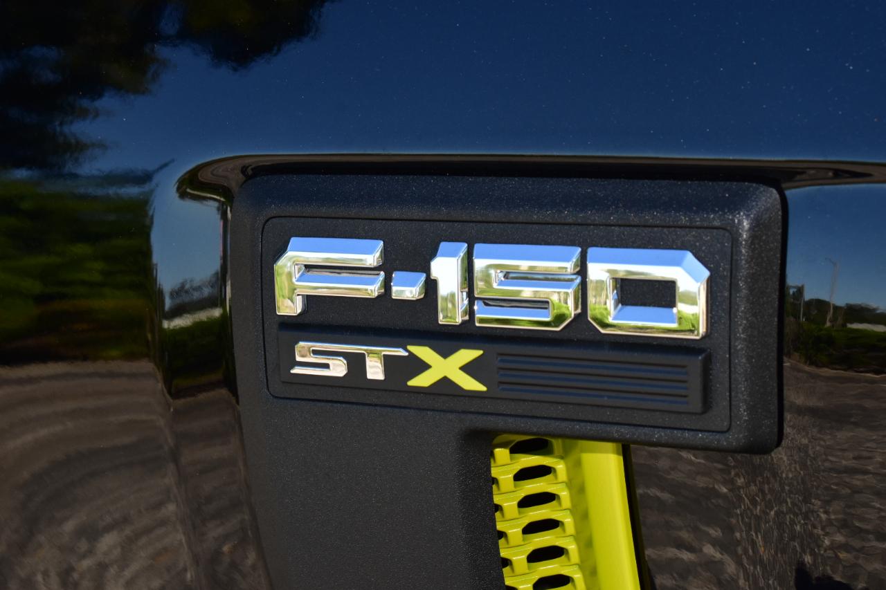 Ford F-150 STX 2WD SuperCrew 5.5' Box 2025