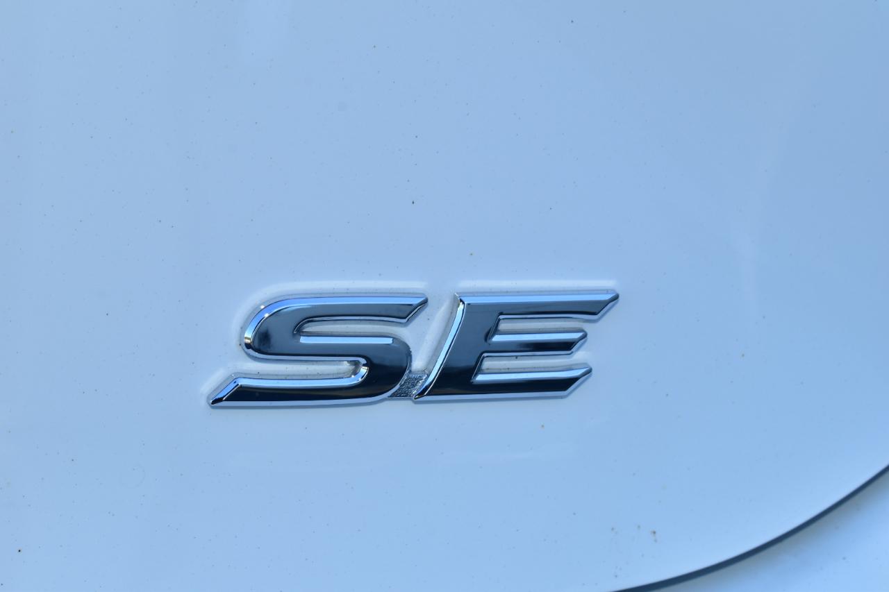 Toyota Camry SE (Natl) 2026