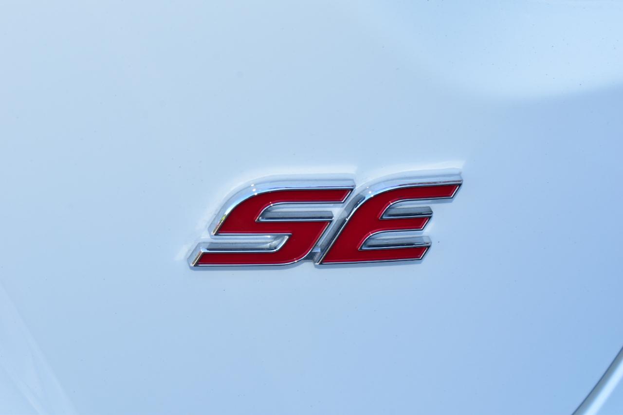 Toyota Corolla SE CVT (Natl) 2026