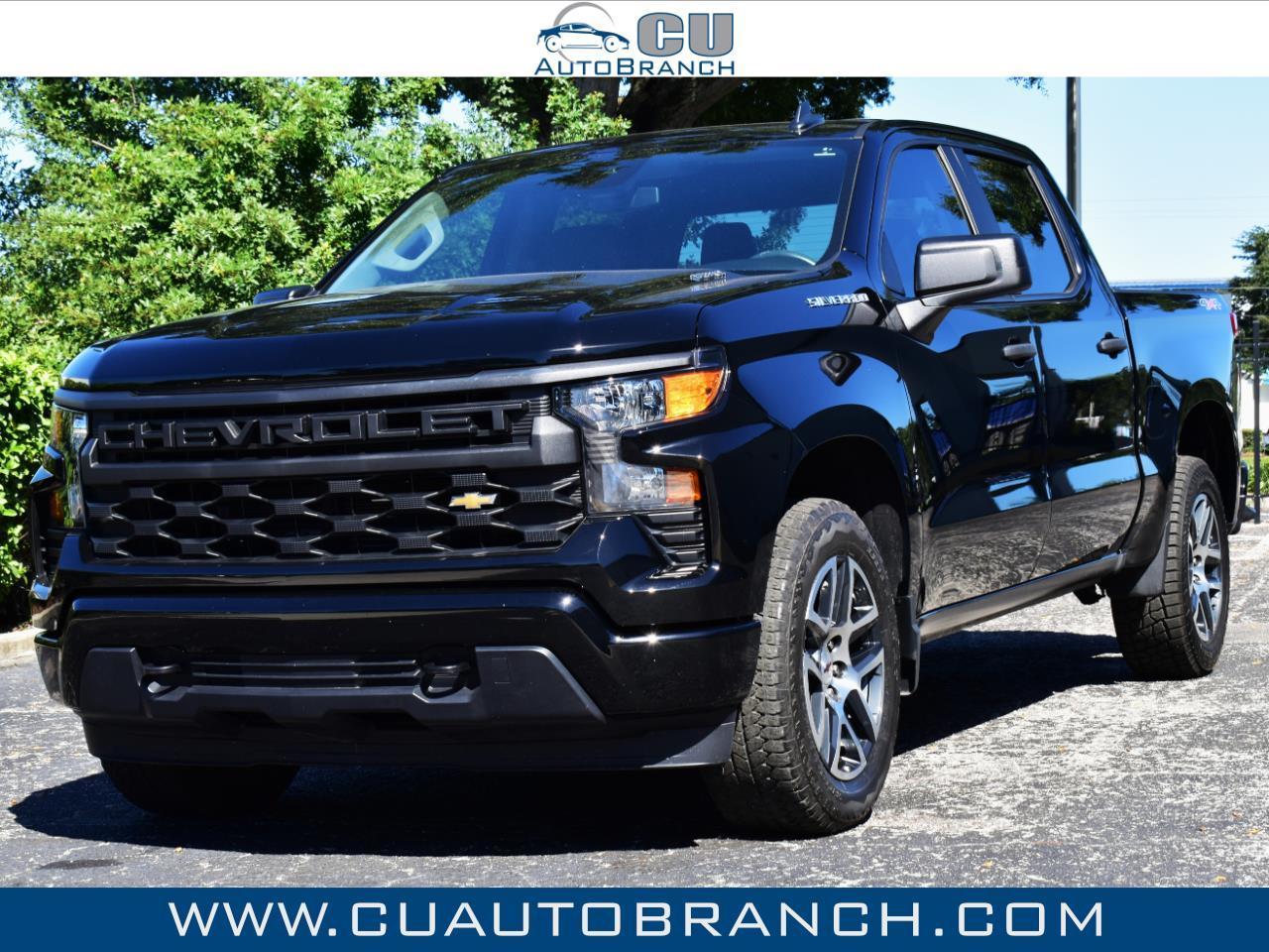 Chevrolet Silverado 1500 4WD Crew Cab 147" Custom 2026