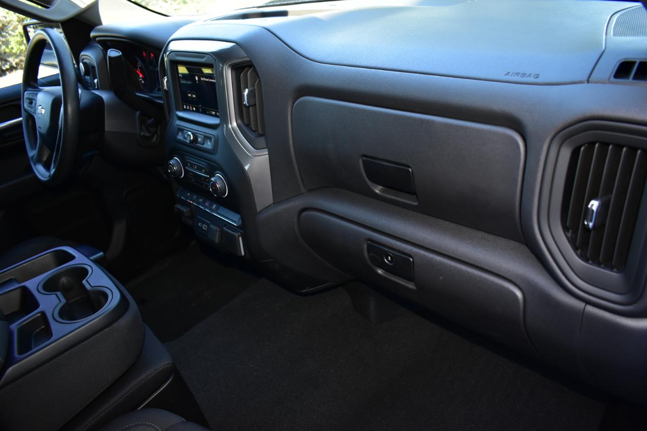 Chevrolet Silverado 1500 4WD Crew Cab 147" Custom 2026
