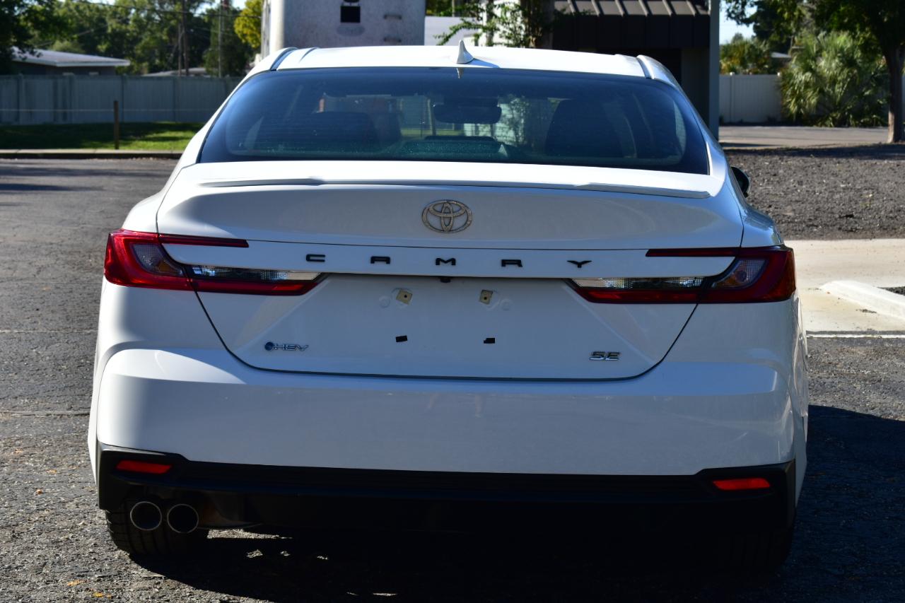 Toyota Camry SE (Natl) 2025