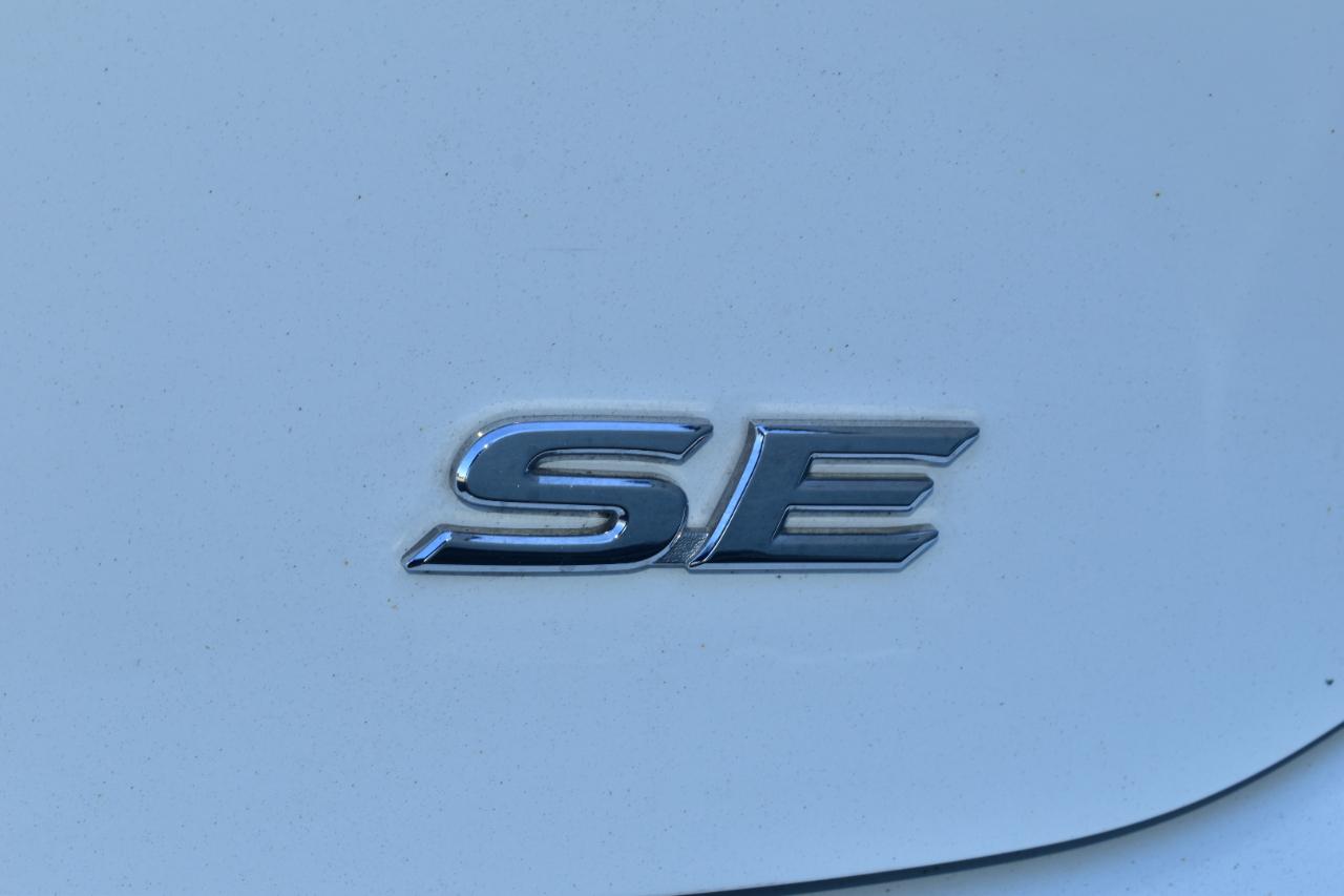 Toyota Camry SE (Natl) 2025