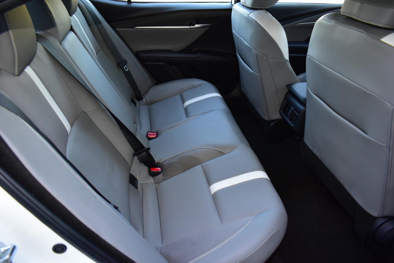 Toyota Camry SE (Natl) 2025