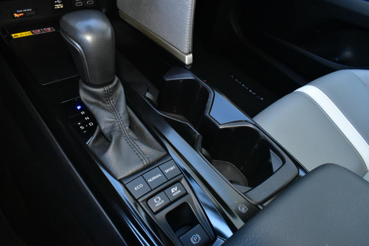 Toyota Camry SE (Natl) 2025