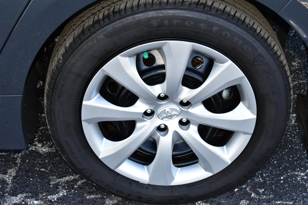 Toyota Corolla LE CVT (Natl) 2026