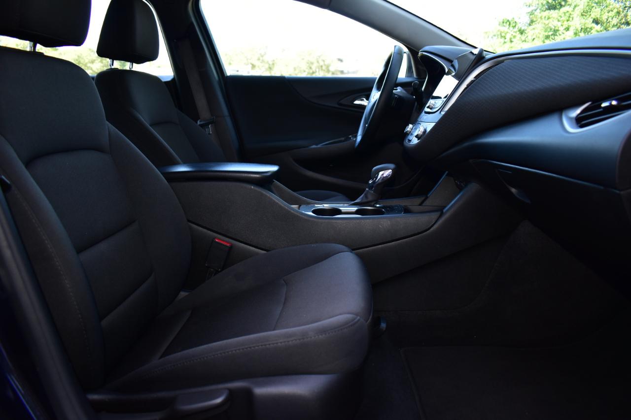 Chevrolet Malibu 4dr Sdn RS 2023