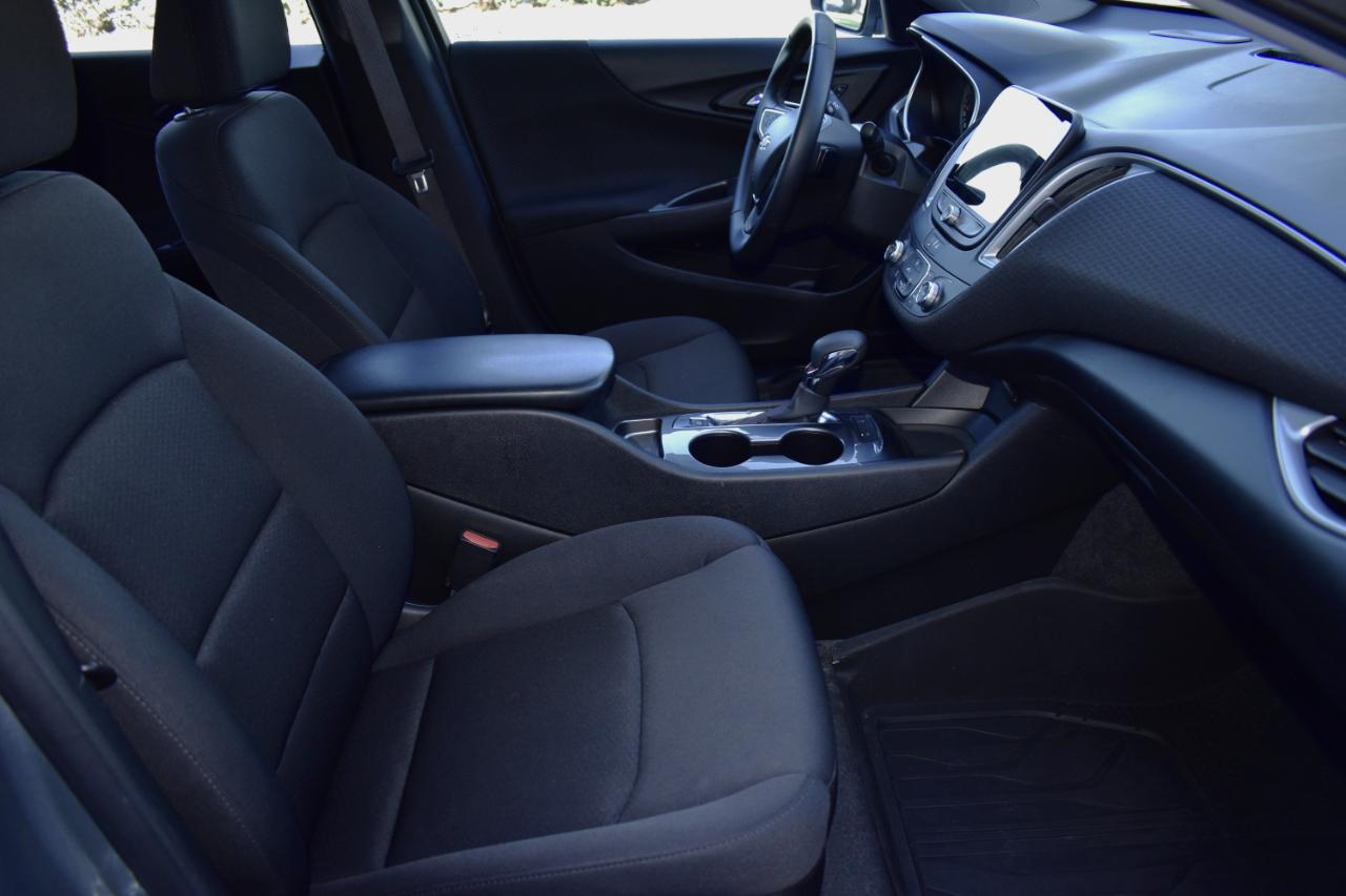Chevrolet Malibu 4dr Sdn RS 2024