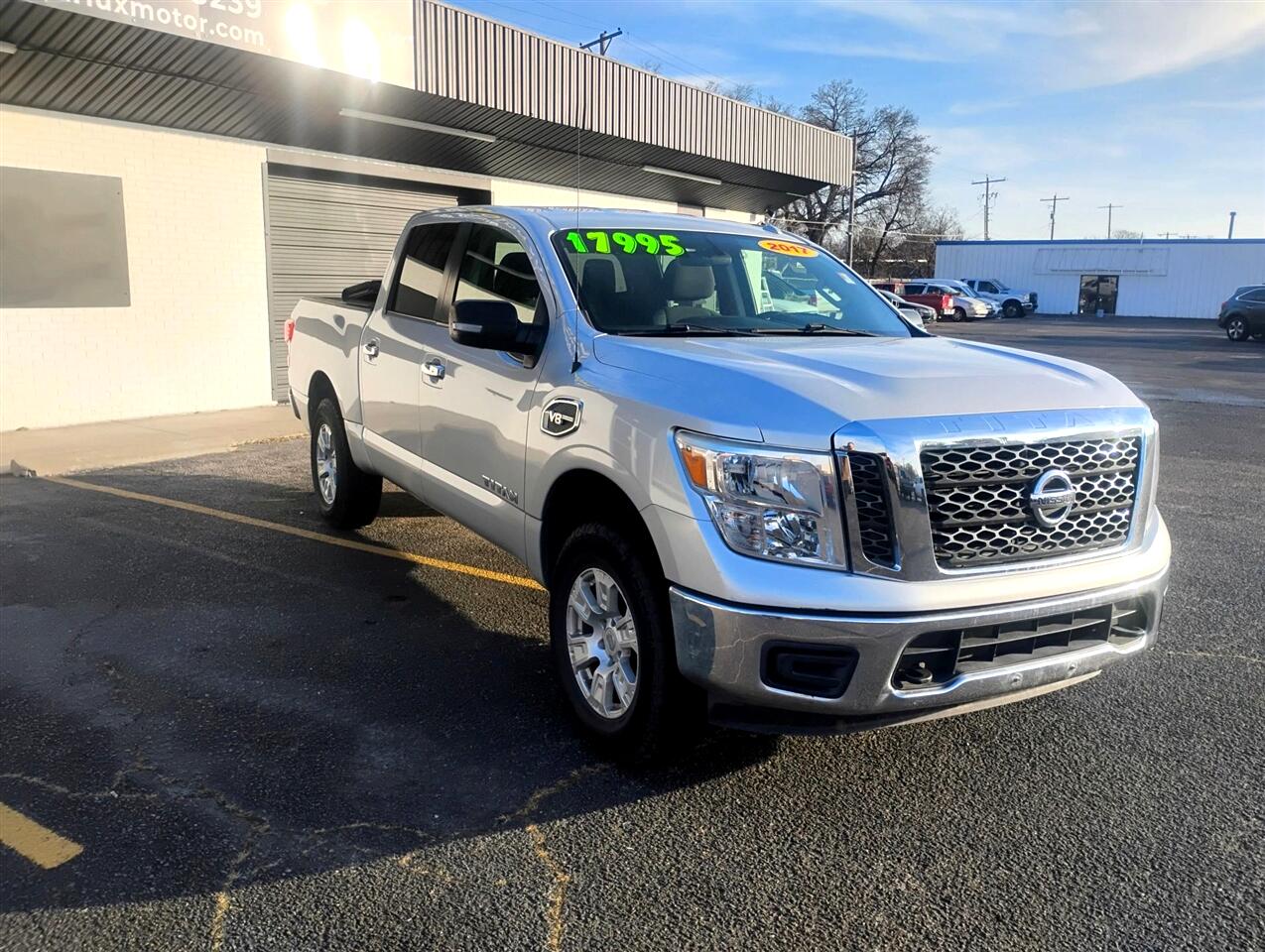 Nissan Titan SV Crew Cab 4WD 2017