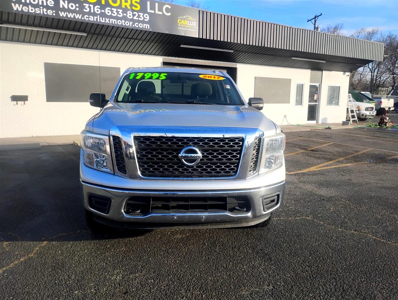 Nissan Titan SV Crew Cab 4WD 2017