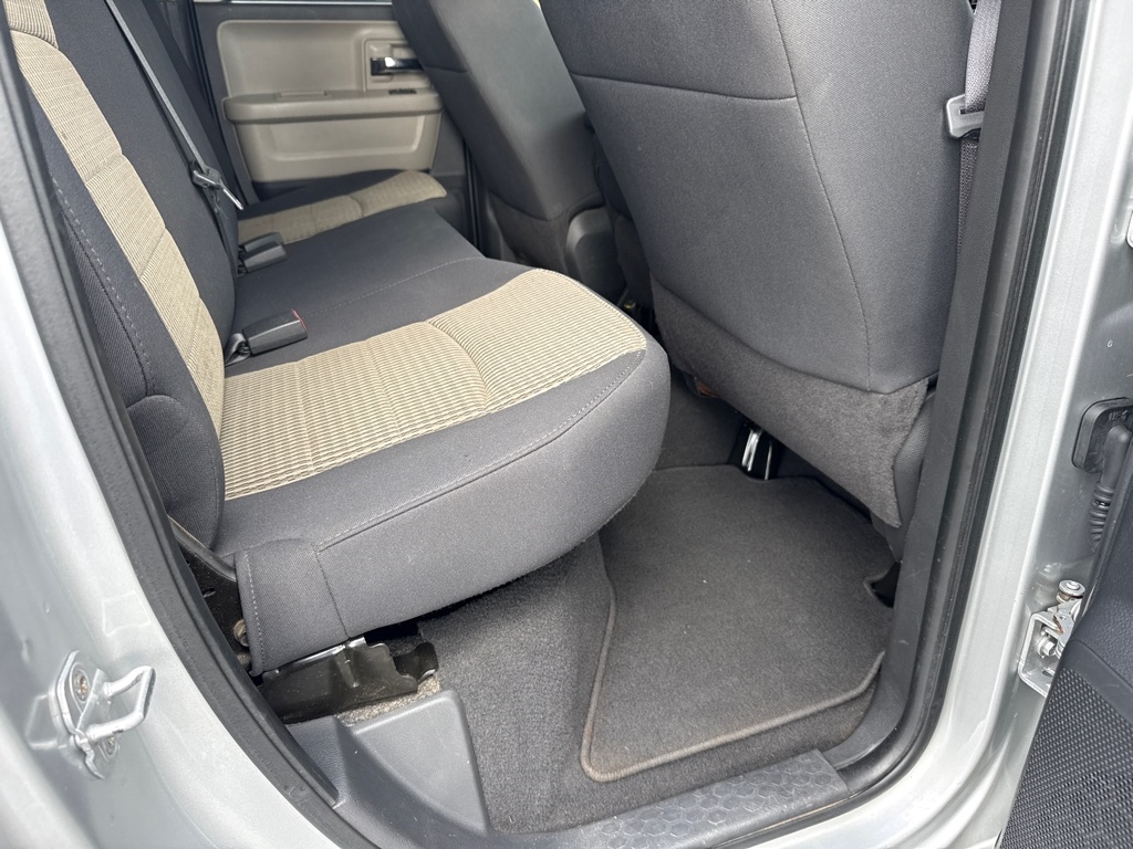 RAM 1500 SLT Quad Cab 4WD 2011