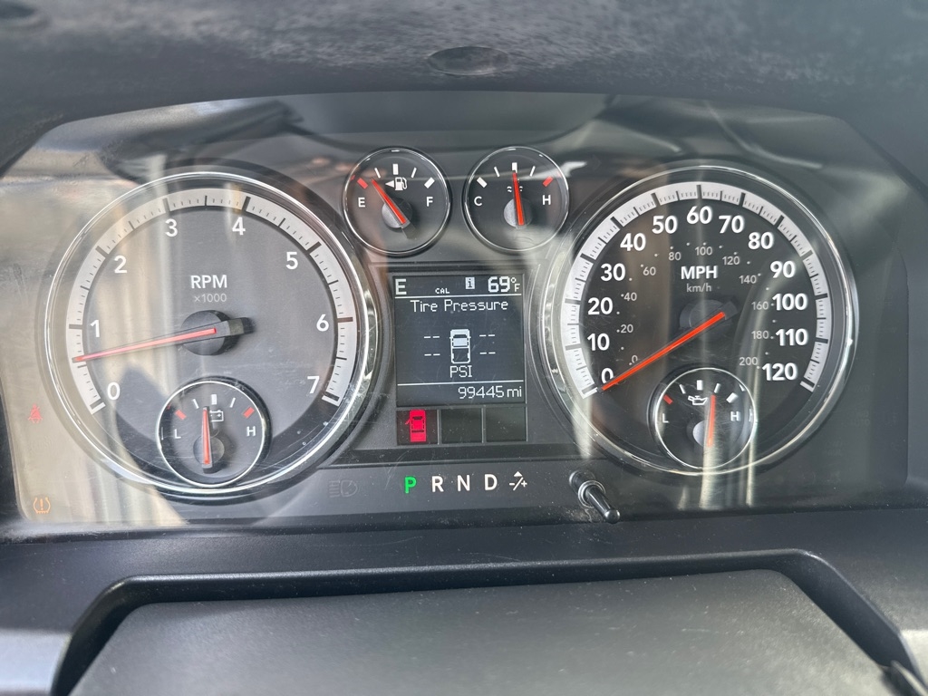 RAM 1500 SLT Quad Cab 4WD 2011