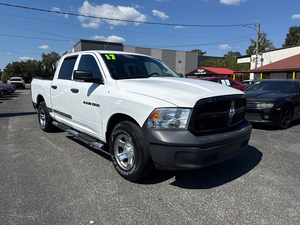 RAM 1500 Tradesman Crew Cab SWB 2WD 2017 RAM 1500 Tradesman Crew Cab SWB 2WD 2017