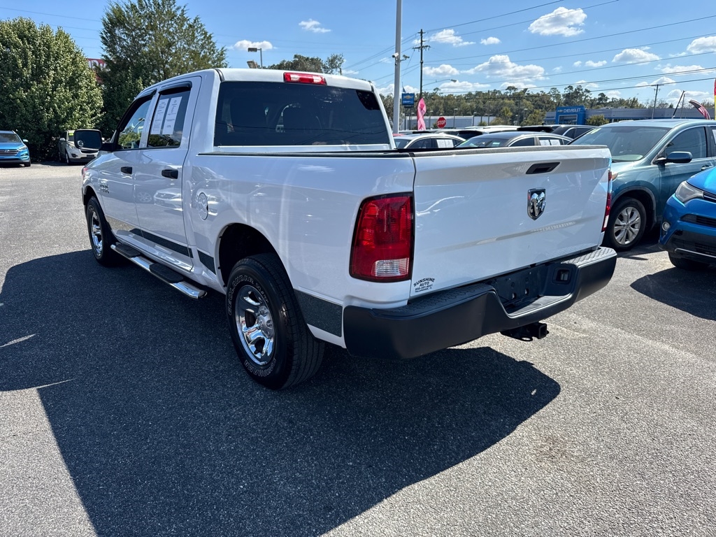RAM 1500 Tradesman Crew Cab SWB 2WD 2017 RAM 1500 Tradesman Crew Cab SWB 2WD 2017