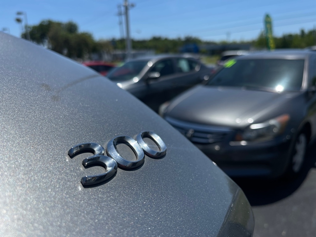 Chrysler 300 Base 2012 Chrysler 300 Base 2012