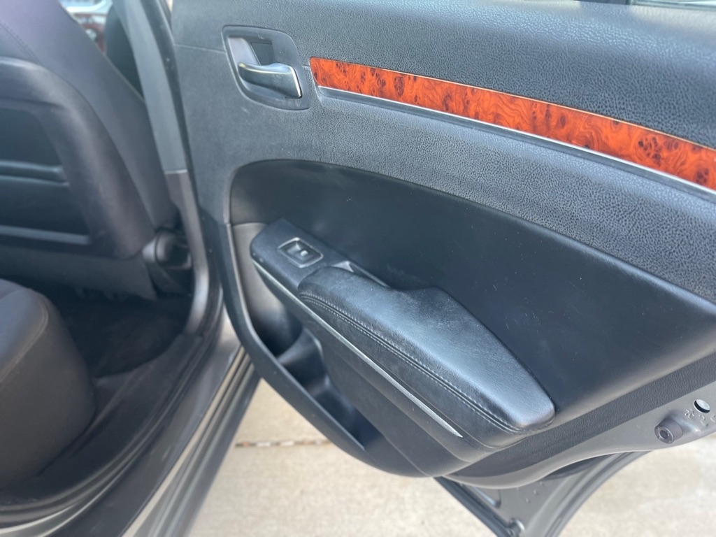 Chrysler 300 Base 2012 Chrysler 300 Base 2012