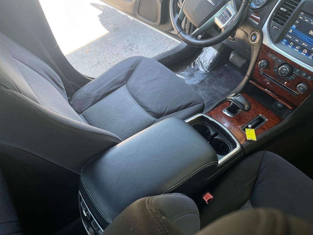 Chrysler 300 Base 2012 Chrysler 300 Base 2012