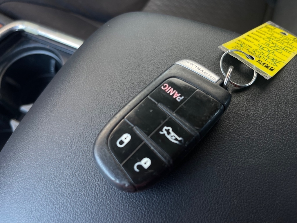 Chrysler 300 Base 2012 Chrysler 300 Base 2012