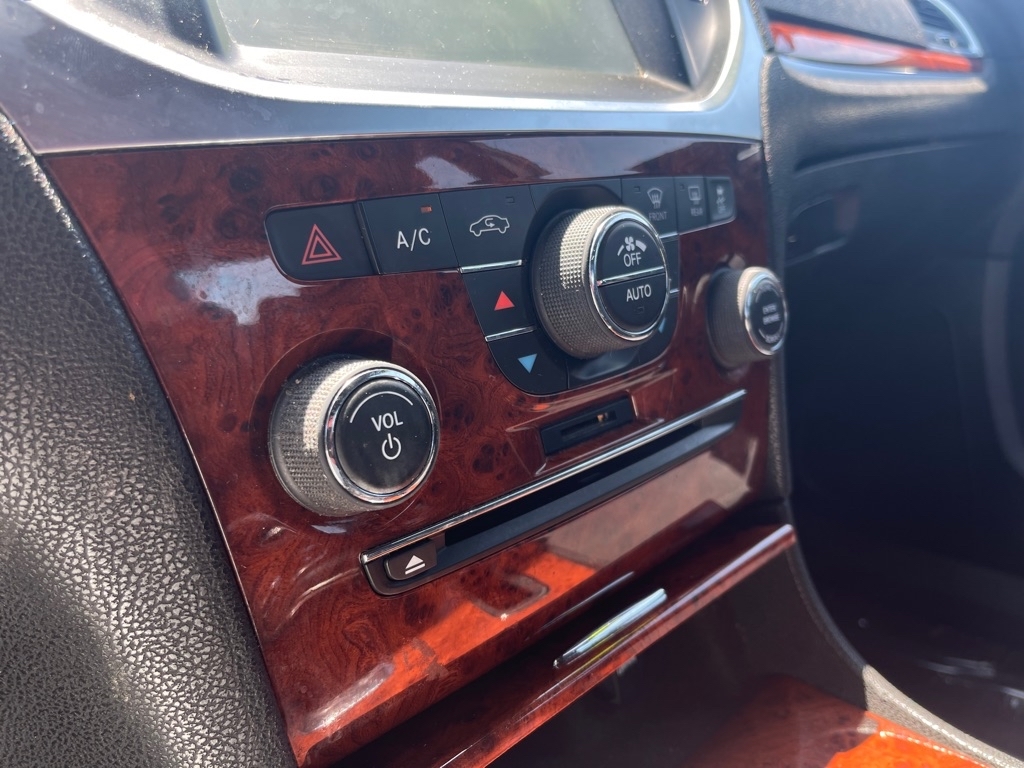 Chrysler 300 Base 2012 Chrysler 300 Base 2012