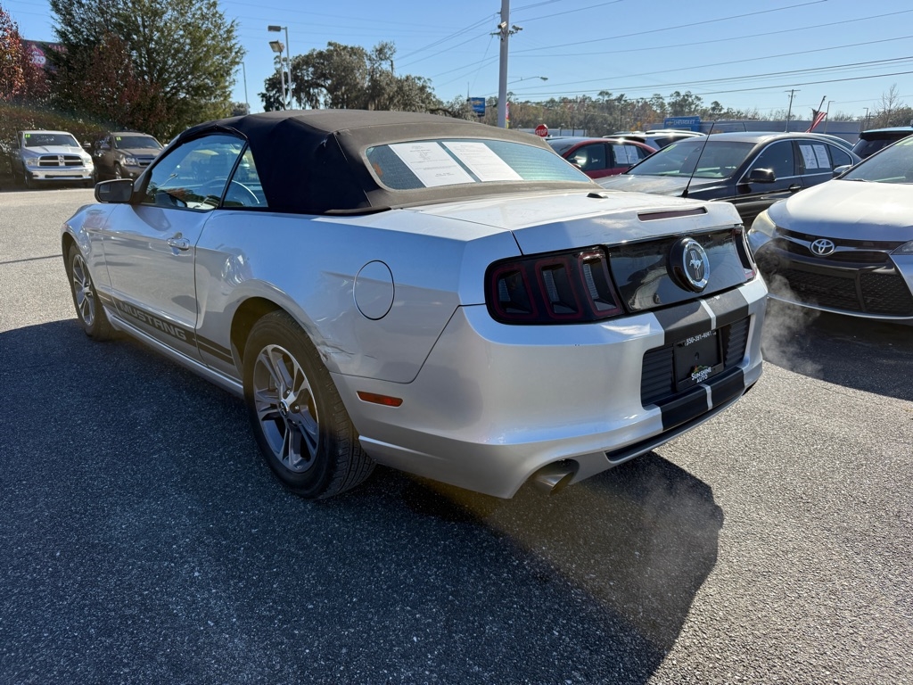 Ford Mustang V6 Convertible 2014