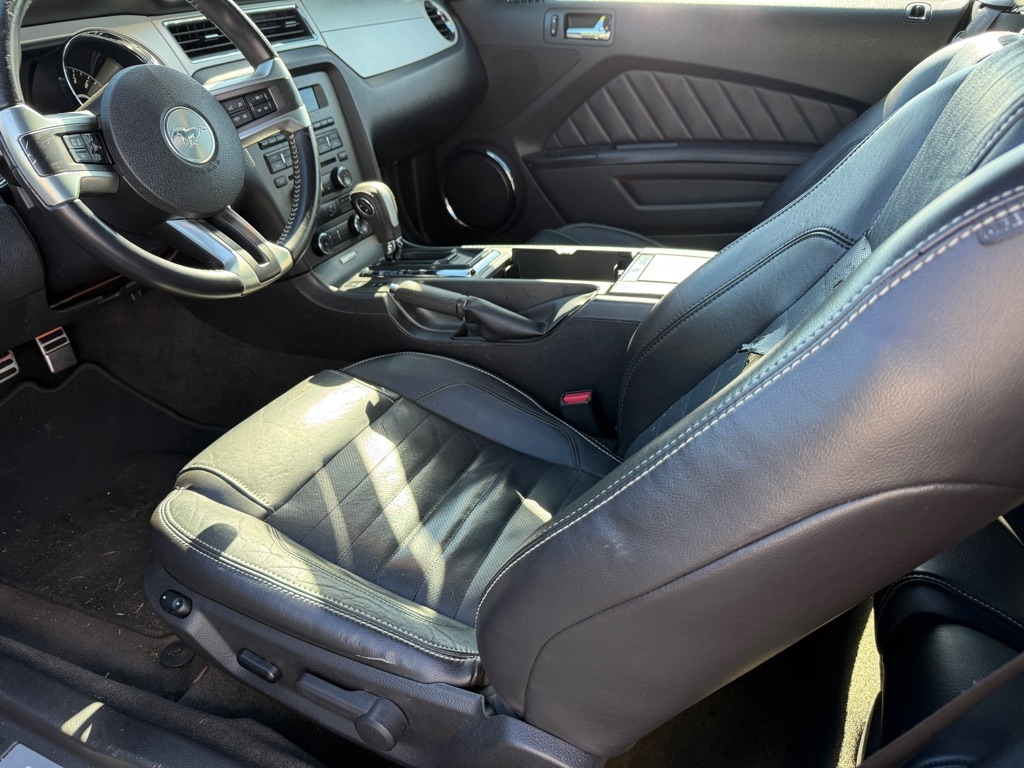 Ford Mustang V6 Convertible 2014