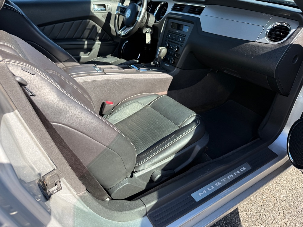 Ford Mustang V6 Convertible 2014