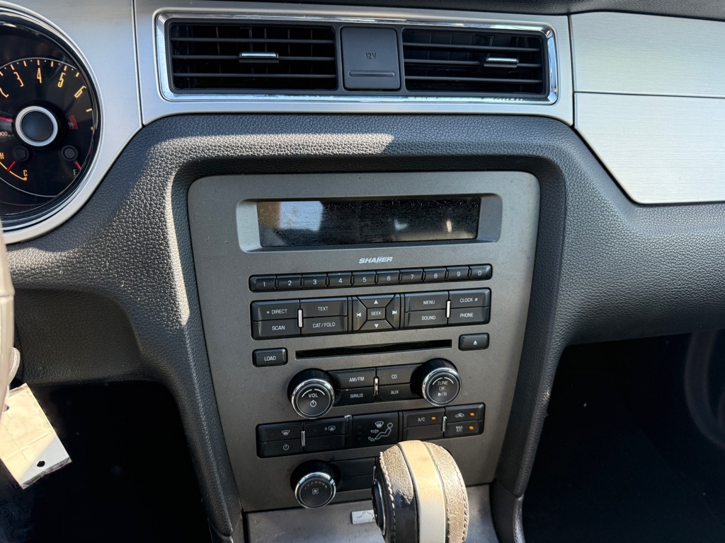 Ford Mustang V6 Convertible 2014