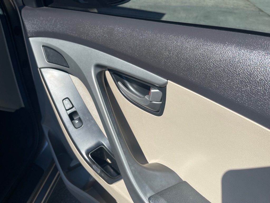 Hyundai Elantra GLS M/T 2014 Hyundai Elantra GLS M/T 2014