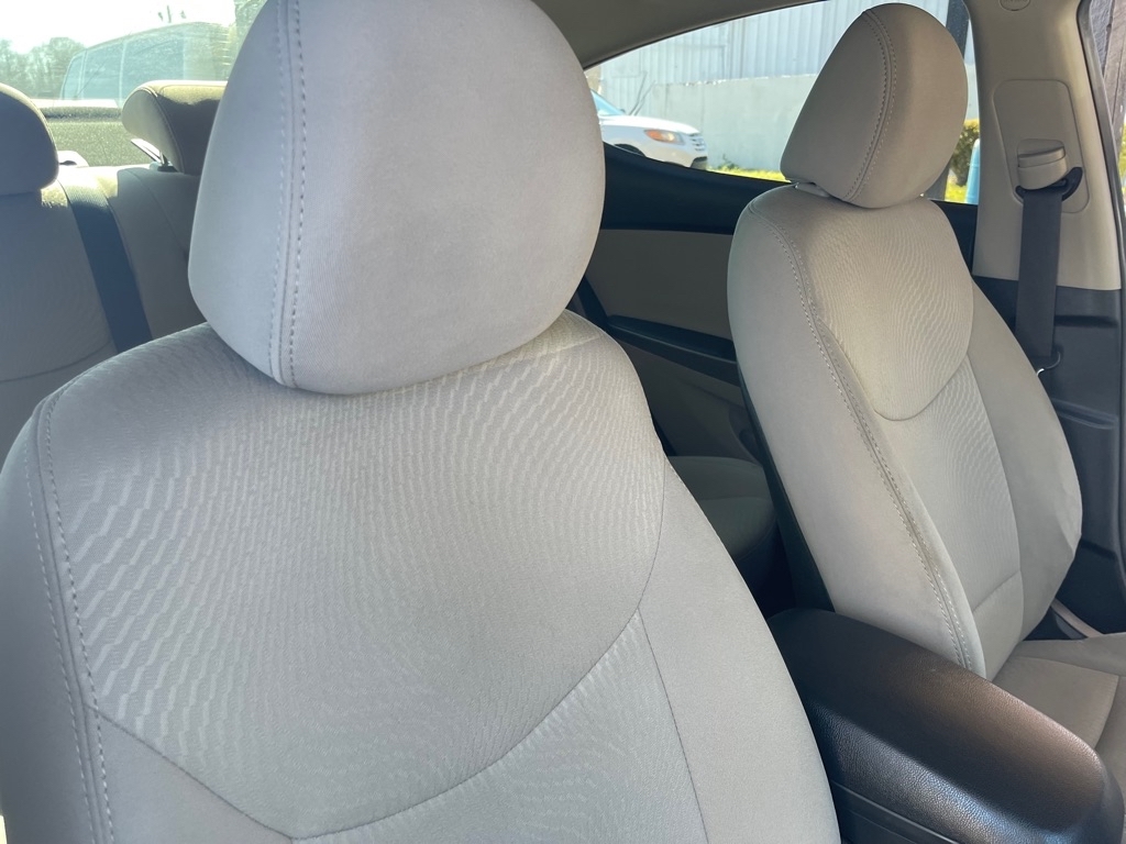 Hyundai Elantra GLS M/T 2014 Hyundai Elantra GLS M/T 2014