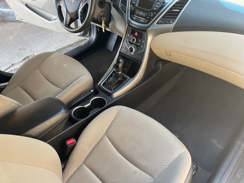 Hyundai Elantra GLS M/T 2014 Hyundai Elantra GLS M/T 2014