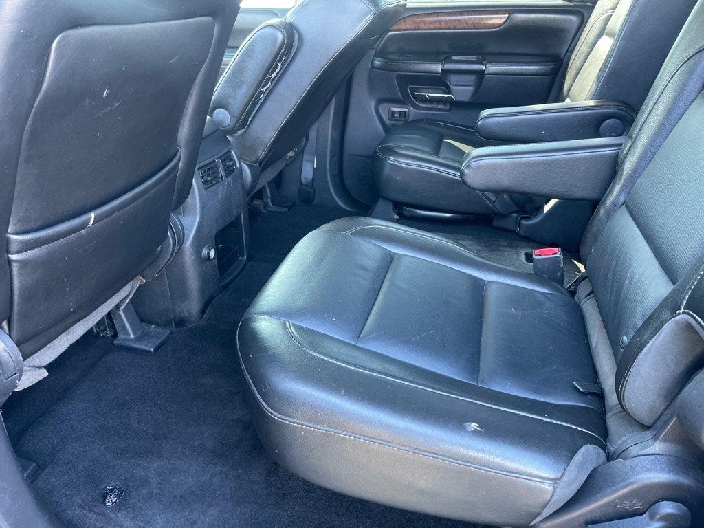 Nissan Armada Platinum 2WD 2010 Nissan Armada Platinum 2WD 2010