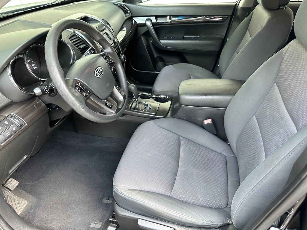 Kia Sorento LX 2WD 2012 Kia Sorento LX 2WD 2012