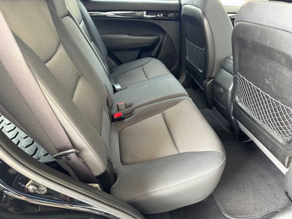 Kia Sorento LX 2WD 2012 Kia Sorento LX 2WD 2012