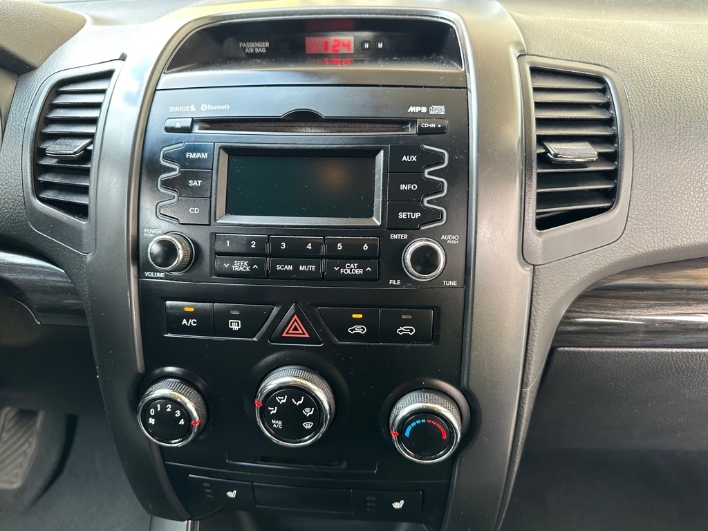 Kia Sorento LX 2WD 2012 Kia Sorento LX 2WD 2012